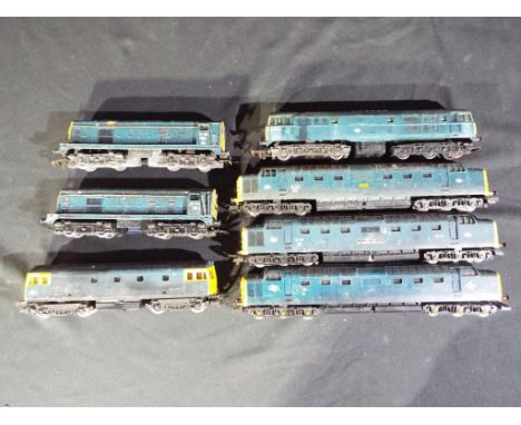 Lima &amp; Hornby - OO gauge Seven diesel locomotives, comprising op no's 55001, 55010, 55002, 33036 by Lima, op no 31202 ref
