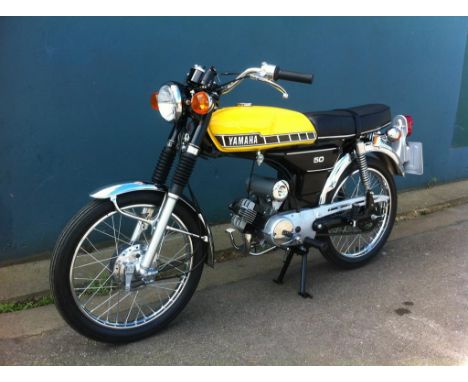 A 1990 Yamaha FS1, registration number G855 WHW, frame number 3F6116298, engine number 3F6116298, yellow. Yamaha's FS1 was ev