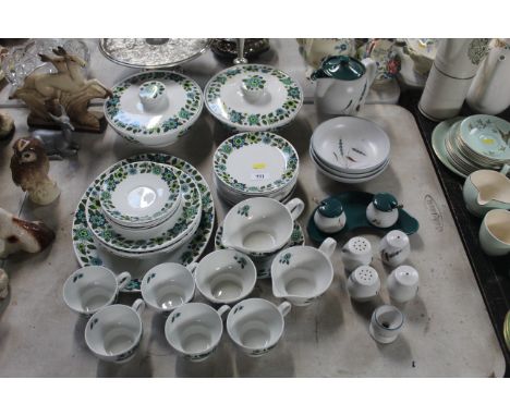 A quantity of Midwinter fine dinnerware and small quantity of Denby 'Green Wheat' bowls etc.