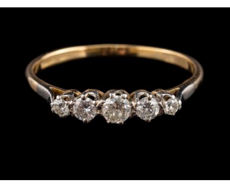 A diamond five stone ring,: set with five old brilliant cut diamonds, approximately 0.50 carats total, ring size W 1/2.