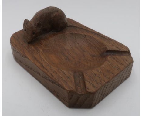 Robert Mouseman Thompson - adzed oak ashtray with carved signature mouse D10cm 