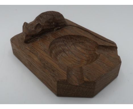 Robert Mouseman Thompson - adzed oak ashtray carved with signature mouse D10cm 