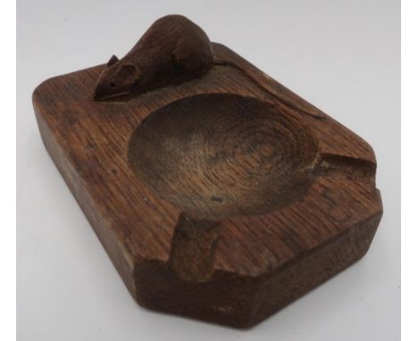 Robert Mouseman Thompson - adzed oak ashtray carved with signature mouse D10cm 