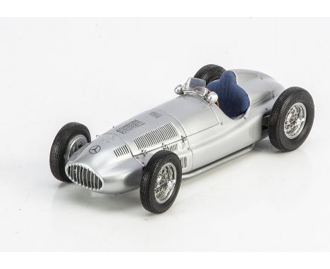 A CMC 1:18 Mercedes-Benz W165 1939, M-018, in original box with paper certificate and hang tag, E, box G-VG 