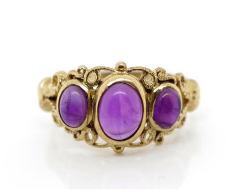 Amethyst set 9ct yellow gold ring marked 375 Bond. Approx weight 3.78 grams, ring size Y