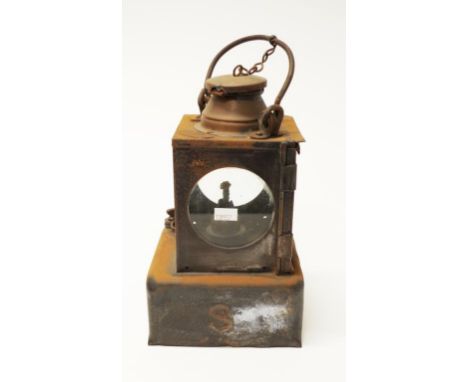 Vintage British Railway (eastern) oil lantern Welsh patented, height 29.5cm approx