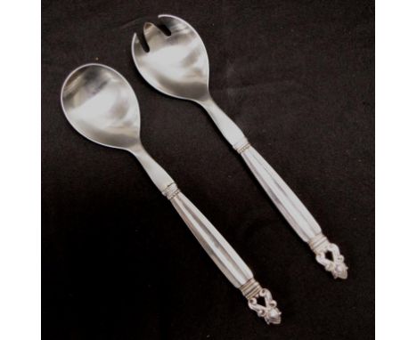 Pair Georg Jensen acorn salad servers Johan Rohde, silver acorn (Konge) pattern, including serving spoon and fork, each marke