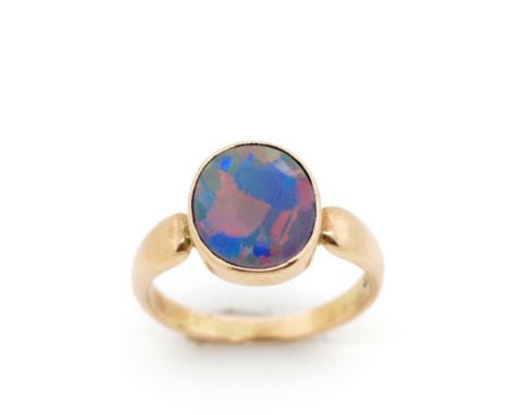 Opal doublet and 9ct rose gold ring marked 9ct. Approx weight 2.49 grams, ring size M