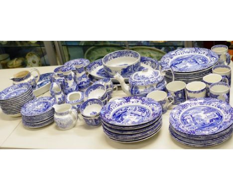 Extensive Spode 'Italian' dinner set including 11 dinner plates, 9 entree plates, 12 side plates, 10 soup bowls, 11 dessert b