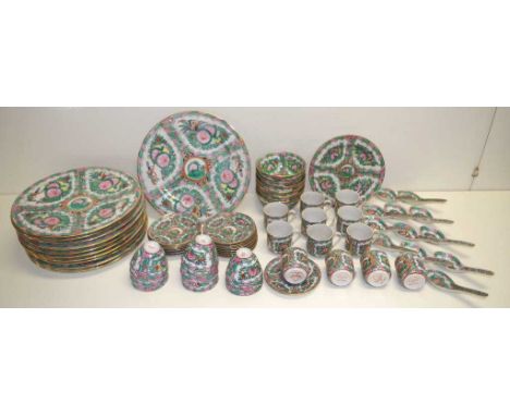 Chinese famille rose dinner set with Hong Kong back stamp, comprising of 11 plates (26.2cm), 10 plates (18cm) 1 plate (18cm),