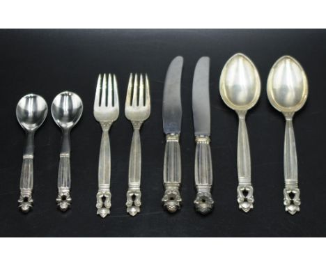 Eight pieces Georg Jensen sterling child's cutlery Johan Rohde, silver acorn (Konge) pattern, including 2 sets, each of 4 pie