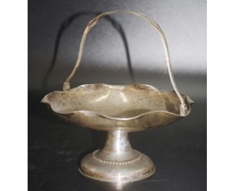 Chinese silver swing handle basket 14.5cm wide, 14.5cm high approx, 136 grams