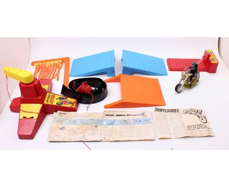 A Matchbox Scream'n Demons Daredevil Challenge, housed in the original packaging, set appears complete with control point, tr