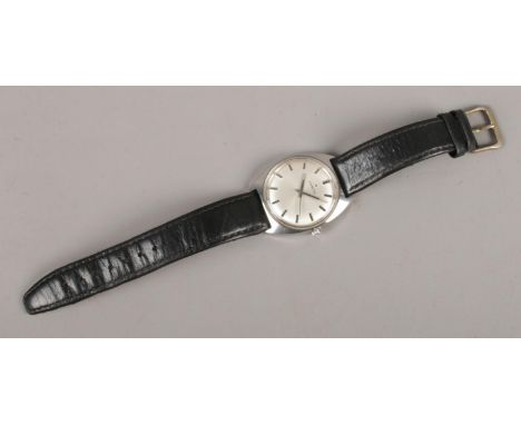 A Vintage Zenith mechanical wristwatch, with screw back and 17 jewel movement, stamped 2542, and back plate stamped GR 559801