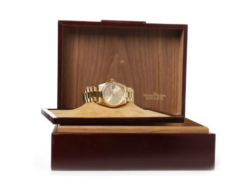 GENTLEMAN'S ROLEX OYSTER PERPETUAL DAY-DATE EIGHTEEN CARAT GOLD AUTOMATIC WRIST WATCHoriginally purchased 1987, serial number