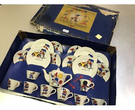 An Enid Blyton Chad Valley child's Noddy 1920s/30s teaset with original box, complete with set of plates, milk jug, side plat