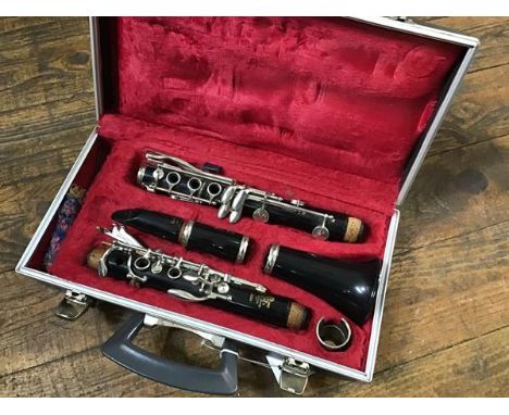A Boosey &amp; Hawkes, Regent Street, London, composition four part clarinet complete with reeds and fitted case
