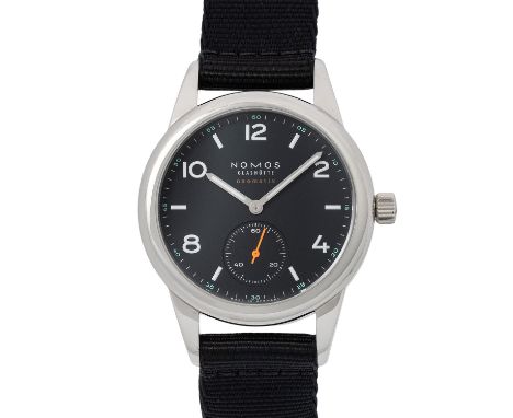 NOMOS Glashütte Club Neomatik Ref 741 Herrenuhr. Box und Papiere. Edelstahl. Glasboden. Automatik-Werk Kal. DUW 3001 mit sehr