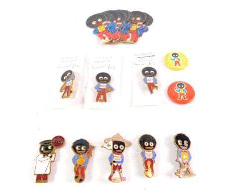 Robinsons Golly enamel badges, Mincemeat cards, and two Golden Shred badges. (qty)