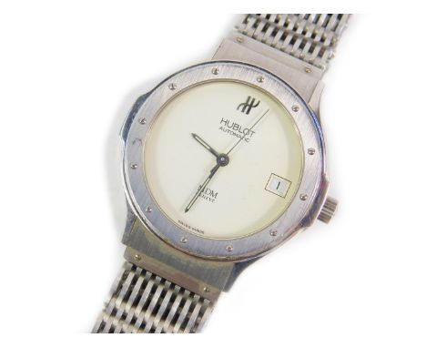 An MDM Hublot Automatic gentleman's stainless steel cased wristwatch, circular tooled cream dial, with date aperture, 1581.1,