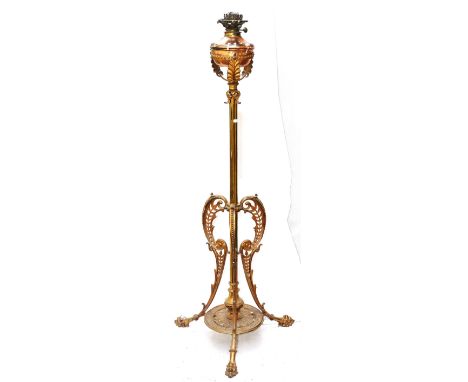 Victorian brass tripod telescopic oil lamp, 153cm