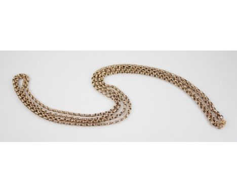 A Victorian gold coloured muff chain, the belcher link chain with later spring ring and loop fastening, approx. 164cm long, w