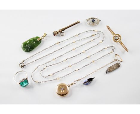 A selection of Victorian and later jewellery, to include; an Edwardian 15ct gold aquamarine and pearl set bar brooch, 46mm wi