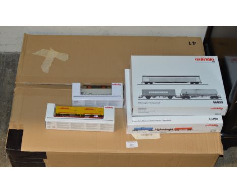 VARIOUS MARKLIN MODEL RAILWAY ACCESSORIES    