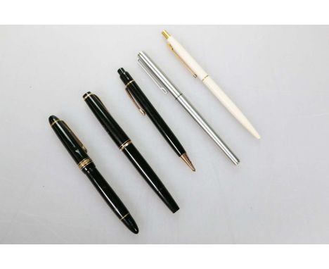 Konvolut von 5 Montblanc Stiften. Dabei: Meisterstück Kolbenfüller Nr. 144 G mit 14 Karat Goldfeder M 4810; Kolbenfüller Nr. 