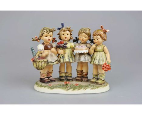 Hummel Figur 600 "Wir wünschen Dir das Beste", ca. 24 x 21,5 cm, eine Schleife abgebrochen und angeklebt, ein Schleifstrich.