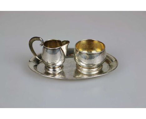 3-teiliges "Zucker und Sahne"-Set, Gebrüder Kühn, Schwäbisch Gmünd, 835er Silber, 20. Jh., bestehend aus: Sahnegießer, Zucker