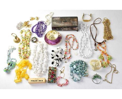 A small quantity of costume jewellery and collectibles, to include vintage beaded necklaces, brooches, earrings, dress watche