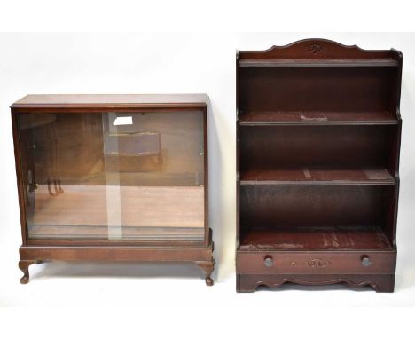 An early 20th century glazed mahogany bookcase with two adjustable shelves, raised on squat cabriole supports, 91 x 92 x 27cm