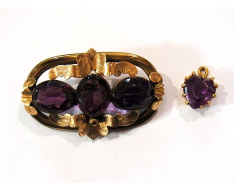 Gold-coloured metal and amethyst brooch and a similar heart-shaped pendant (2) 