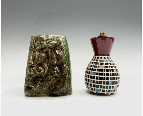 A Harmony Cornwall vase, impressed mark to base, height 12cm, and an Italian pottery table lamp base, height 12.5cm (2).