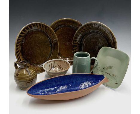 Wenford Bridge Pottery: three Ara Cardew plates, diameter 27cm and two student pieces being a bowl and grog pot together with