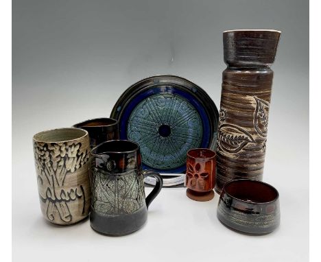 A Celtic pottery 'Blue Medallion' plate, diameter 26.5cm, two Celtic pottery jugs and a bowl, a Wellhouse (Paignton) celery v