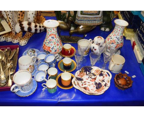 Mixed Lot: Worcester coffee cans and saucers, Spode blue and white coffee cans and saucers, various vases, drinking glasses e