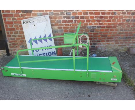 A StarkerHund SH 1500w 240V dog walker/treadmill/trainer with adjustable angle, rate, timer, etc (unused) approximately 25" w