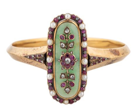 A YELLOW GOLD, JADE, RUBY, PEARL AND DIAMOND BRACELET, EARLY 20TH CENTURY the bracelet faceted, with oblong oval centerpiece 