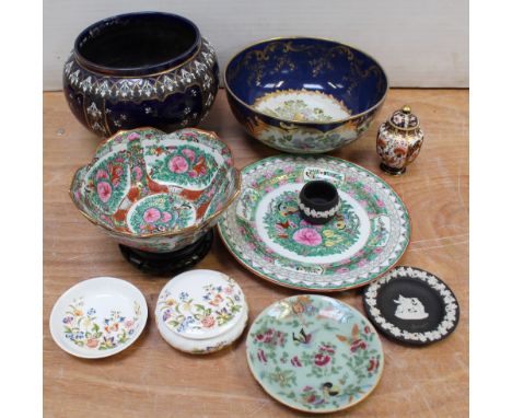 A Royal Crown Derby Imari pattern miniature vase and cover, an Aynsley, pin dish and powder bowl, a Worcester-style Asiatic p