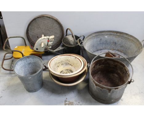 A small galvanized vintage tin bath, approx width 80cm, a large galvanized pail, a smaller example, galvanized watering can, 