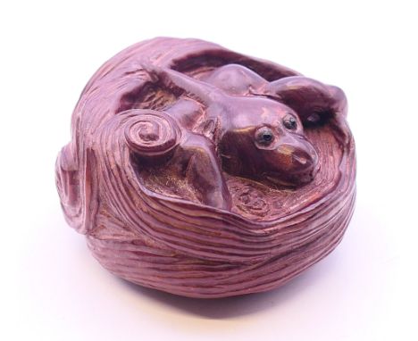 A netsuke. 5.5 cm diameter.