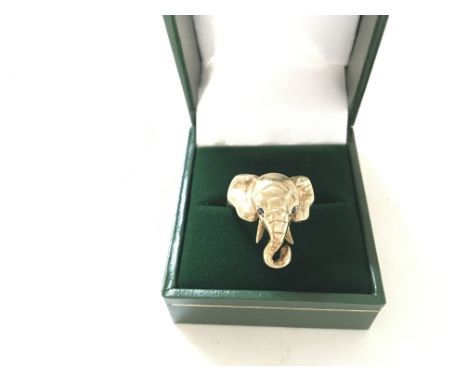 A 9ct gold ring in the form of an elephant. Size K and 5g