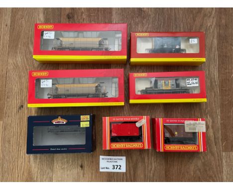 Diecast; Trains: Assortment of Hornby and Bachmann wagons, including Bachmann 33-355A 20 ton brake van, Hornby R6206A BR20 B9