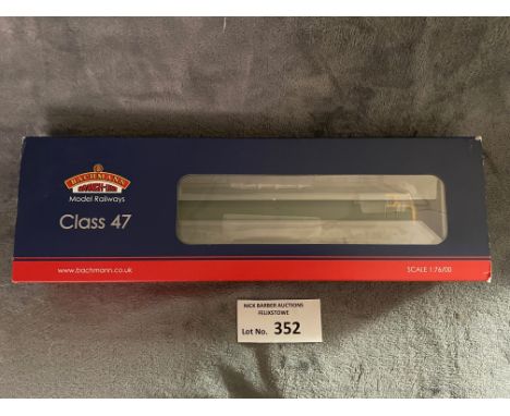 Diecast: Bachmann OO Gauge 31-656 Class 47 47256 BR Green 'weathered', Excellent within box (some scuffs to box).