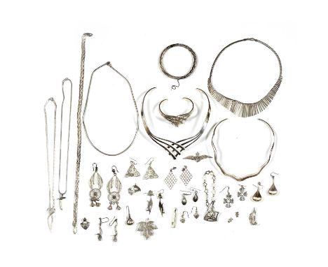 A collection of silver jewellery, to include a silver wavy collar necklace, by Kit Heath, common control mark 925, a silver g