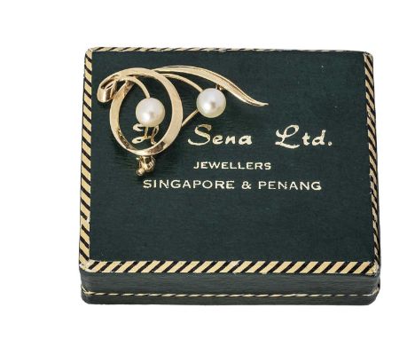 A Mikimoto cultured pearl 14K marked yellow metal brooch, of organic pierced design, marked K14, 3 cm by 3.5cm, 4.3g