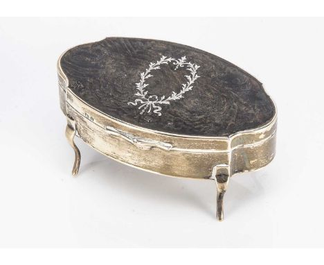 An early George V silver and tortoiseshell trinket box, 10.7cm wide, 4.84 ozt gross weight, with pique work decoration to lid