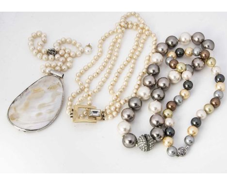 A collection of simulated and cultured pearls,  including a fresh water pearl necklace with shell pendant, and various simula